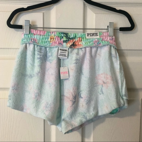 🌺🌴PINK VS Shorts🌺🌴 - Picture 13 of 16